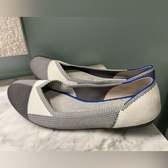 Rothy's Gray and White Patterned Flats - Picture 3 of 8